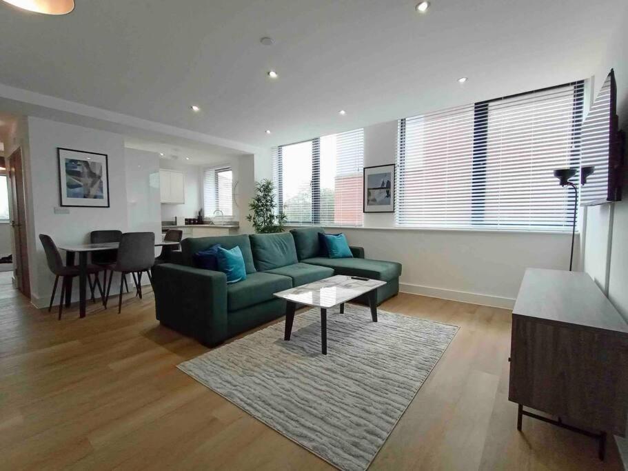 Luxury 2 Bed 2 Bath Flat Near Old Trafford Apartment Manchester Exterior photo